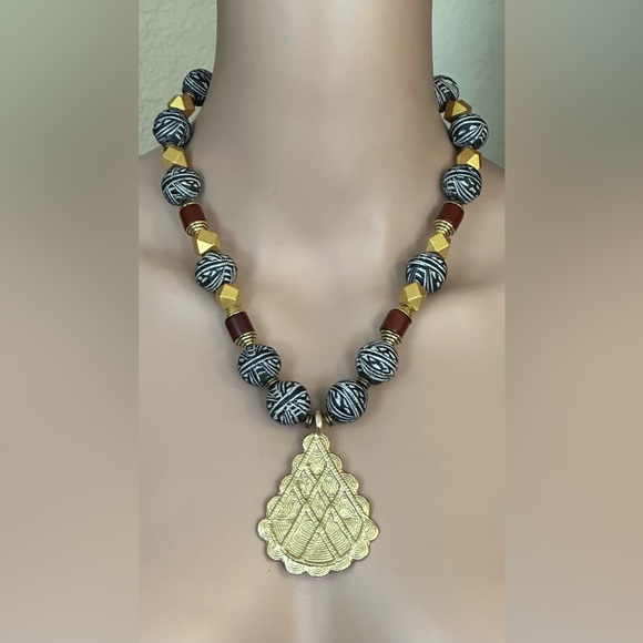 African Inspired bead Necklace NWOT - Picture 5 of 11